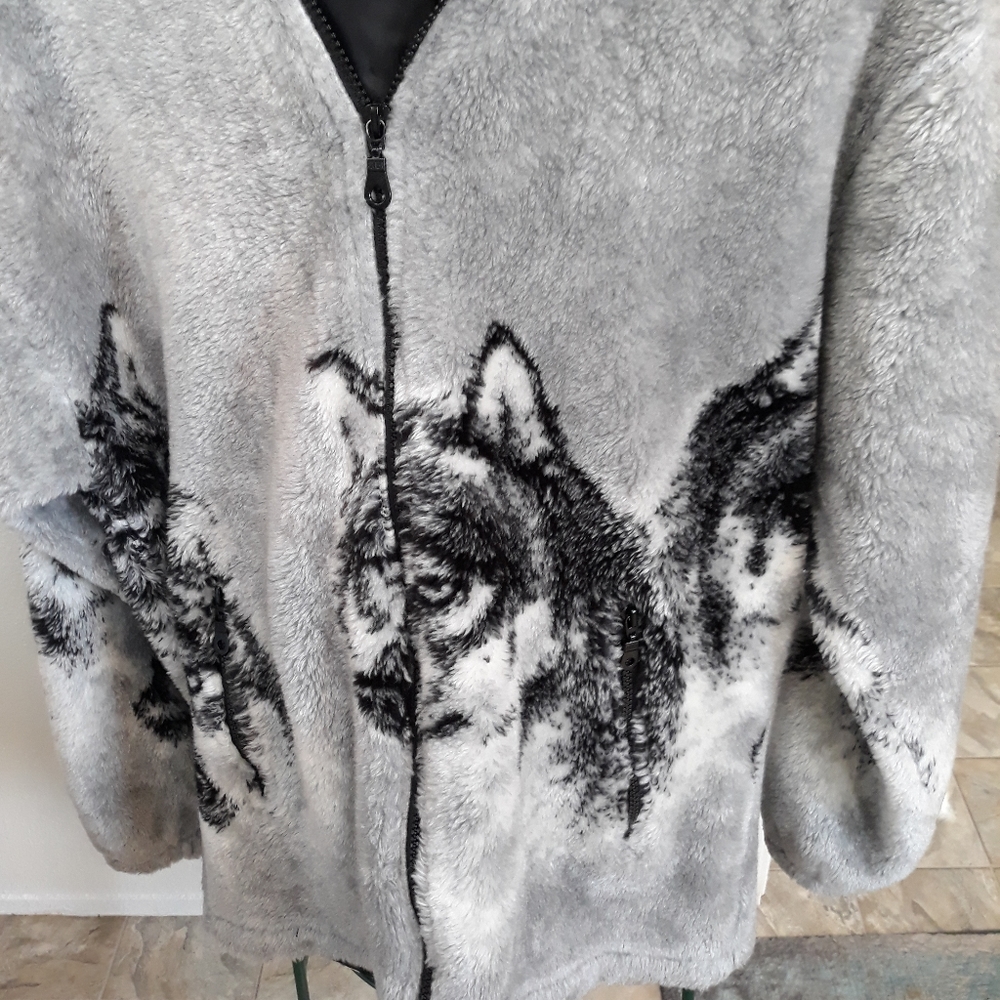 Beautiful Wolves Jacket - Picture 2 of 3